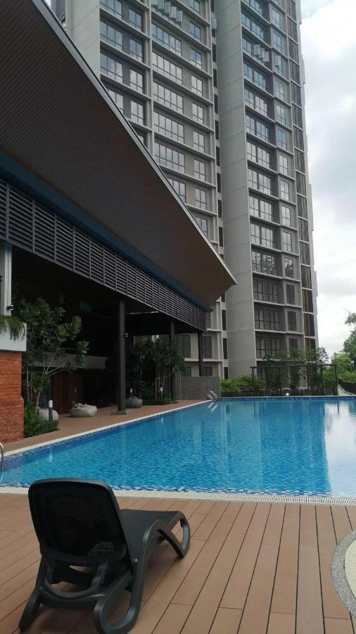 Stayje Putrajaya, 5 Minutes To Ioi City Mall, Wifi , Netflix, Free Parking ภายนอก รูปภาพ