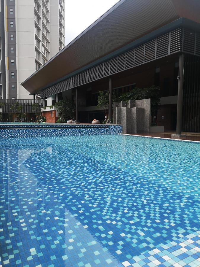 Stayje Putrajaya, 5 Minutes To Ioi City Mall, Wifi , Netflix, Free Parking ภายนอก รูปภาพ