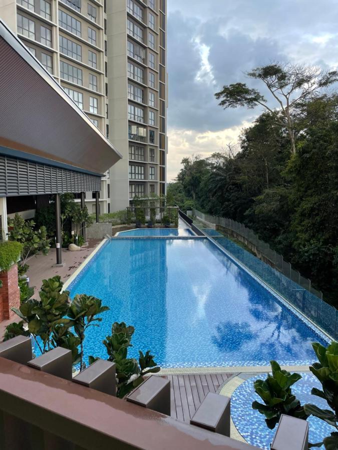 Stayje Putrajaya, 5 Minutes To Ioi City Mall, Wifi , Netflix, Free Parking ภายนอก รูปภาพ